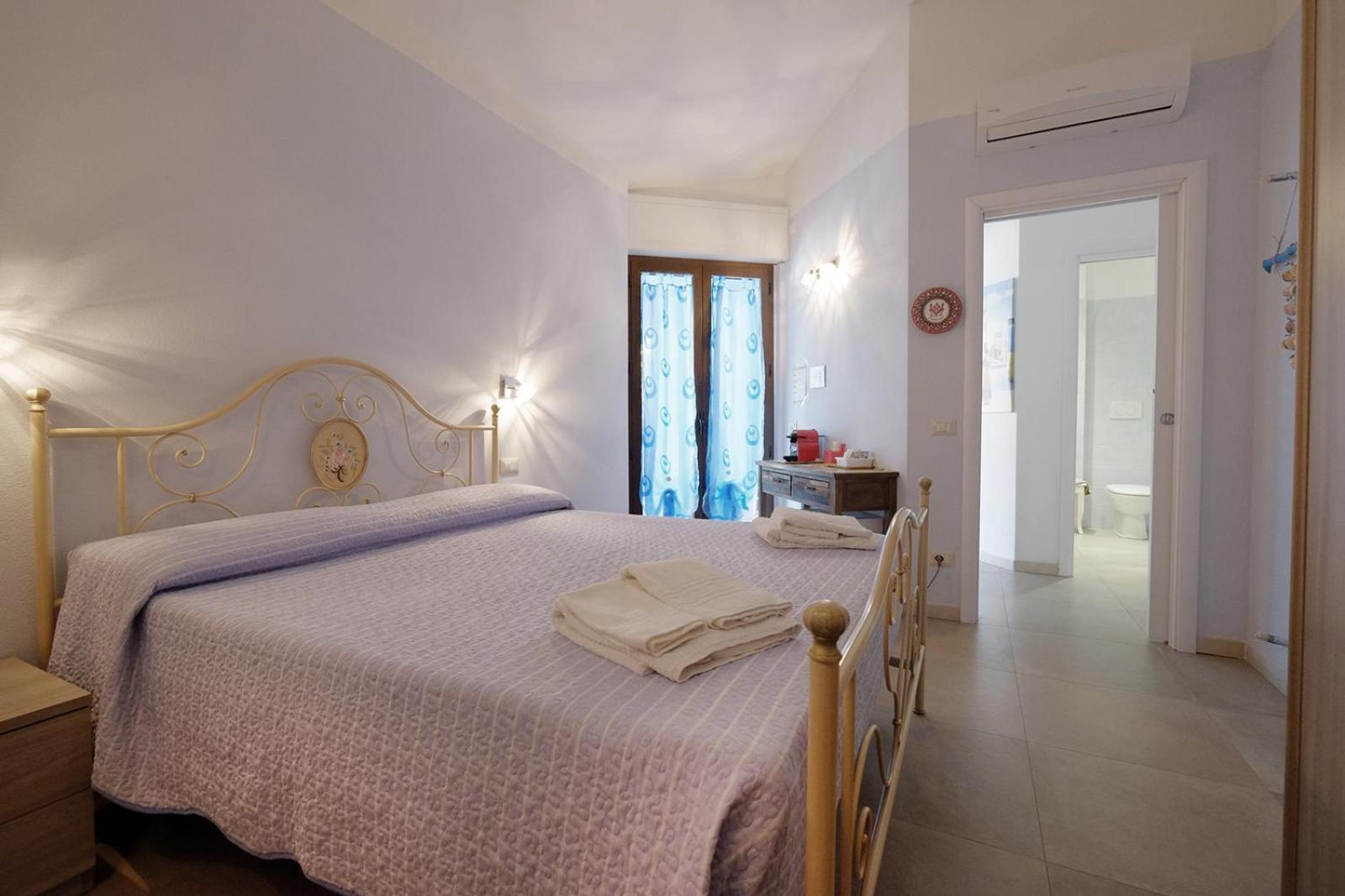Casa Azzurra - Blue House Hotel Teulada Bagian luar foto