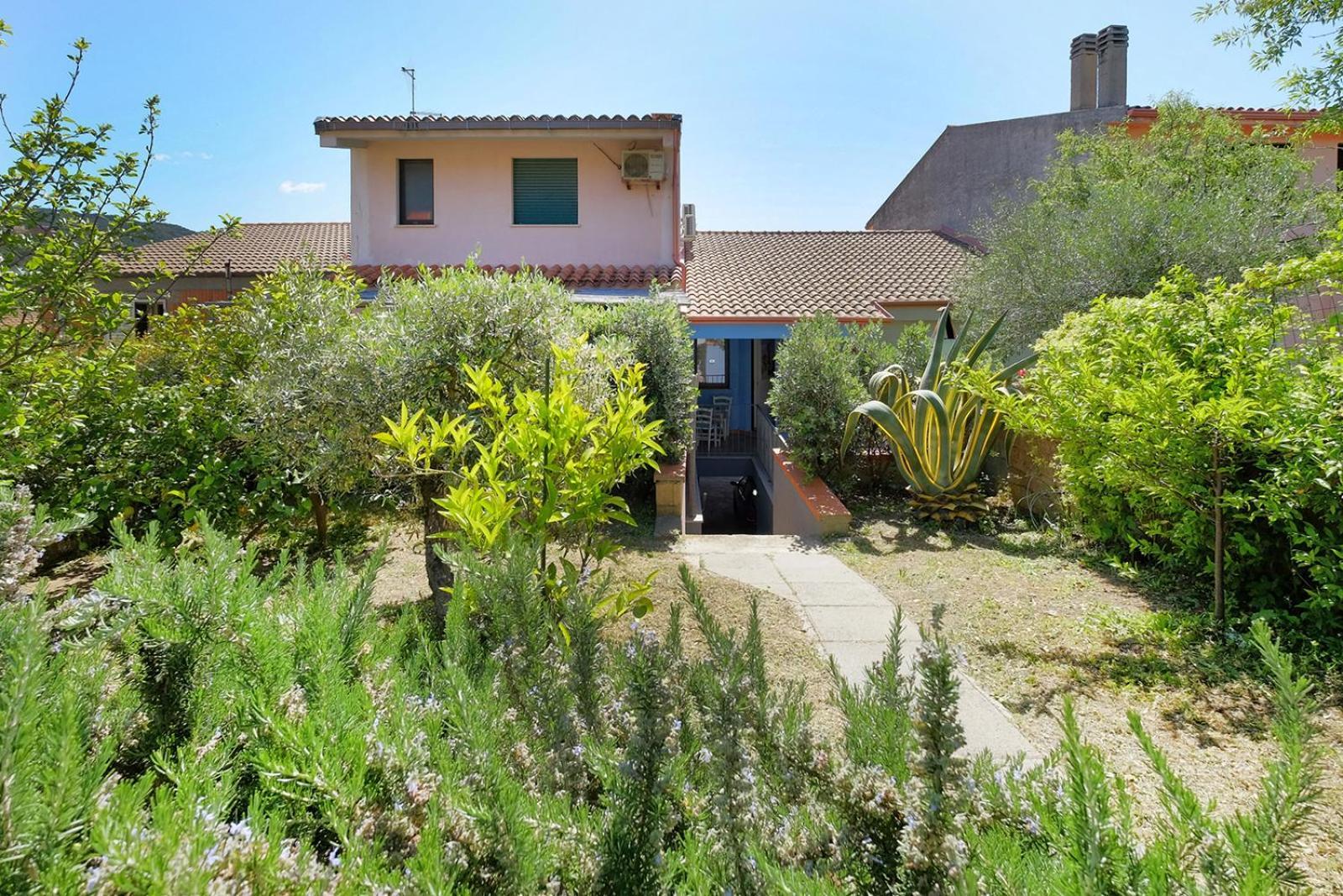 Casa Azzurra - Blue House Hotel Teulada Bagian luar foto